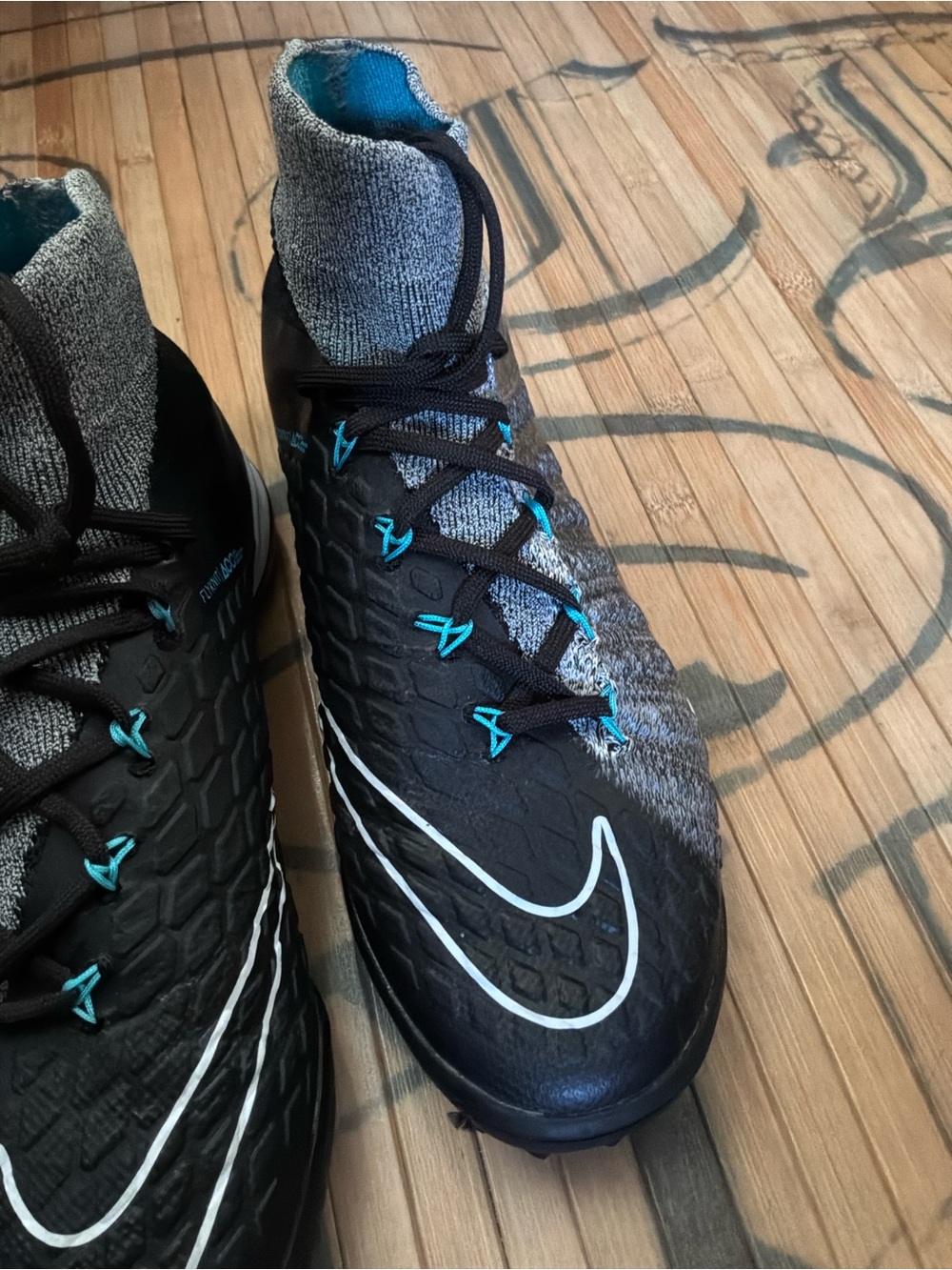 Nike Men’s HYPERVENOM X TURF Grey High-Top Training Shoes with Blue Accents - Picture 2 of 7